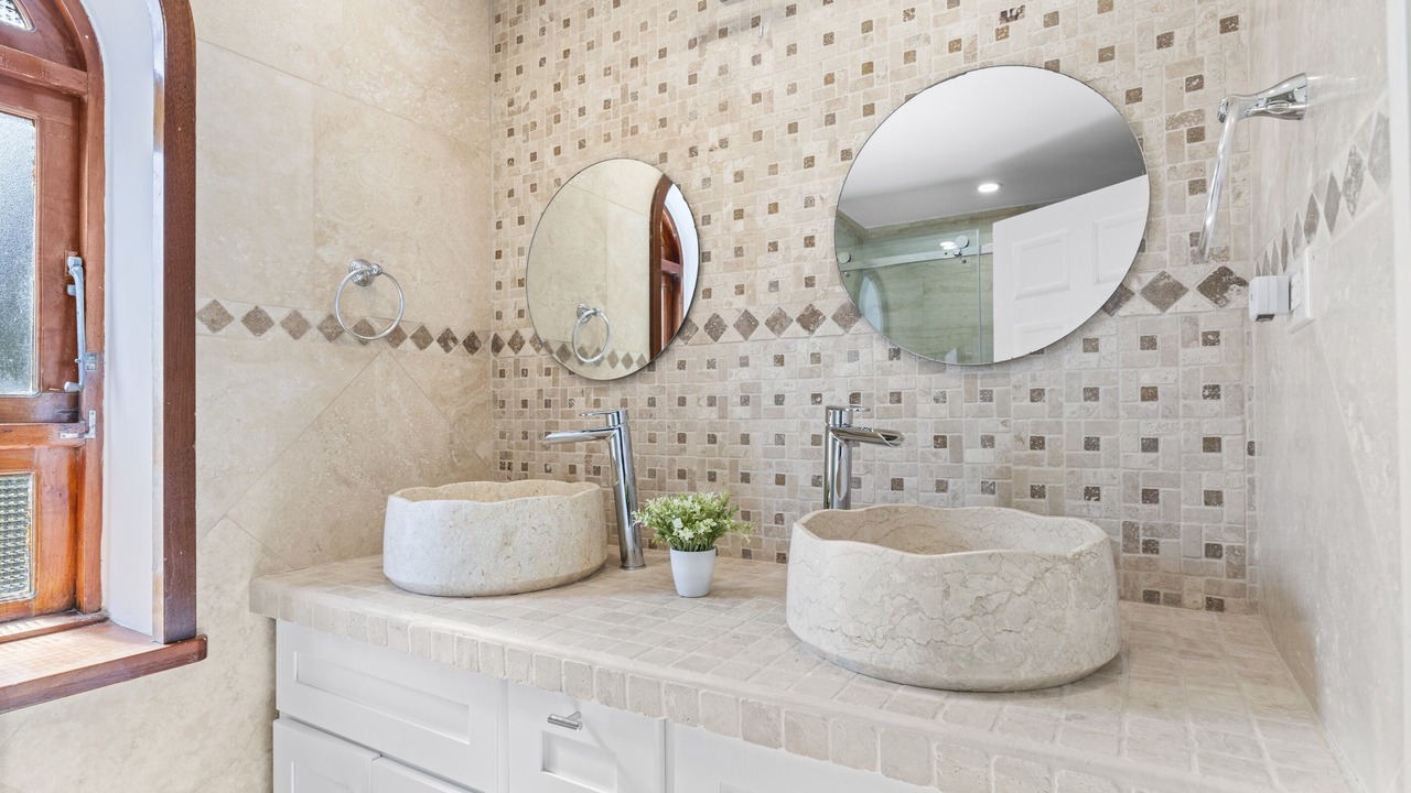 Photo of Bathroom in Cole Bay