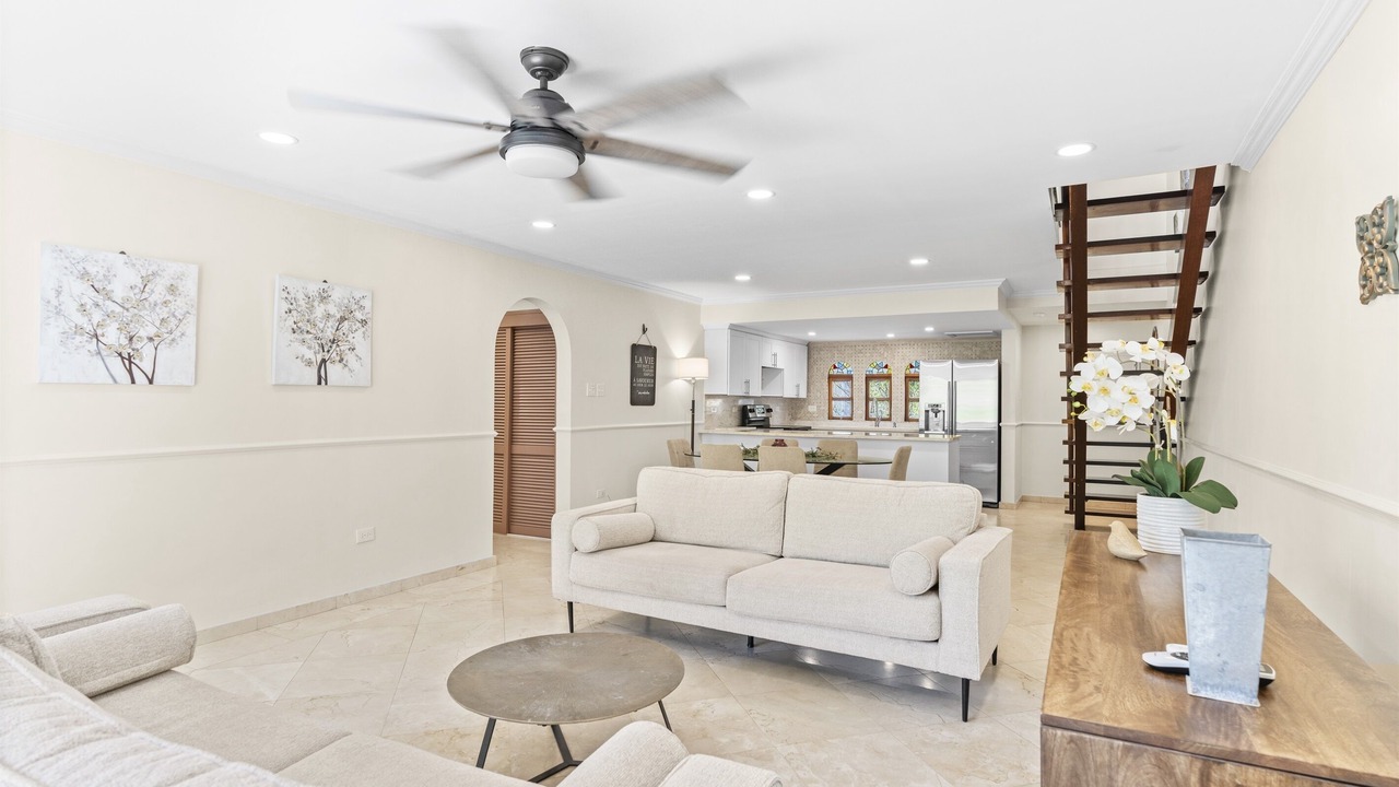 Photo of Livingroom in Cole Bay