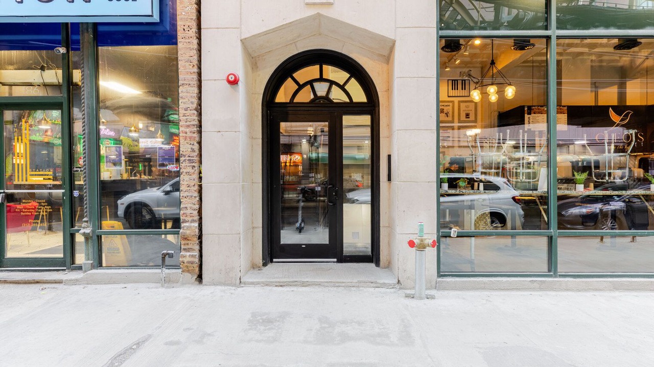 Photo of Outdoor in Downtown Chicago