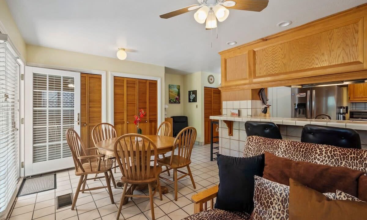 Photo of Livingroom in Millbrae