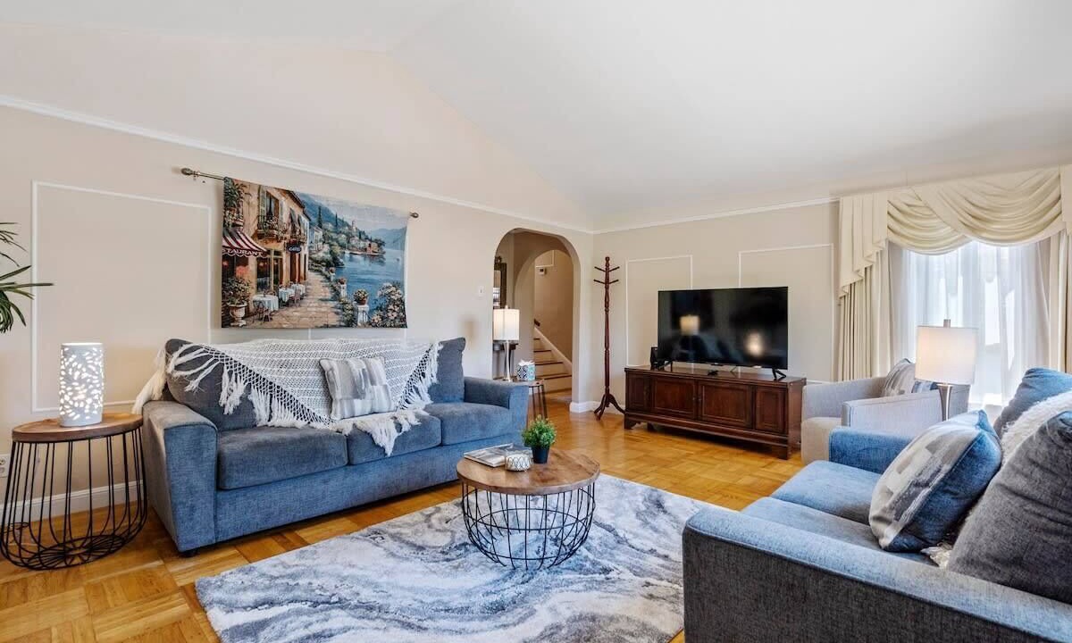 Photo of Livingroom in Millbrae