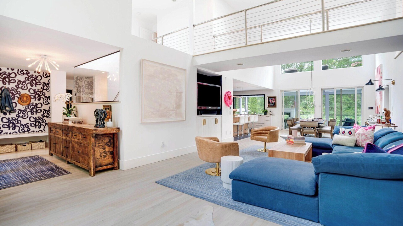Photo of Livingroom in East Hampton North