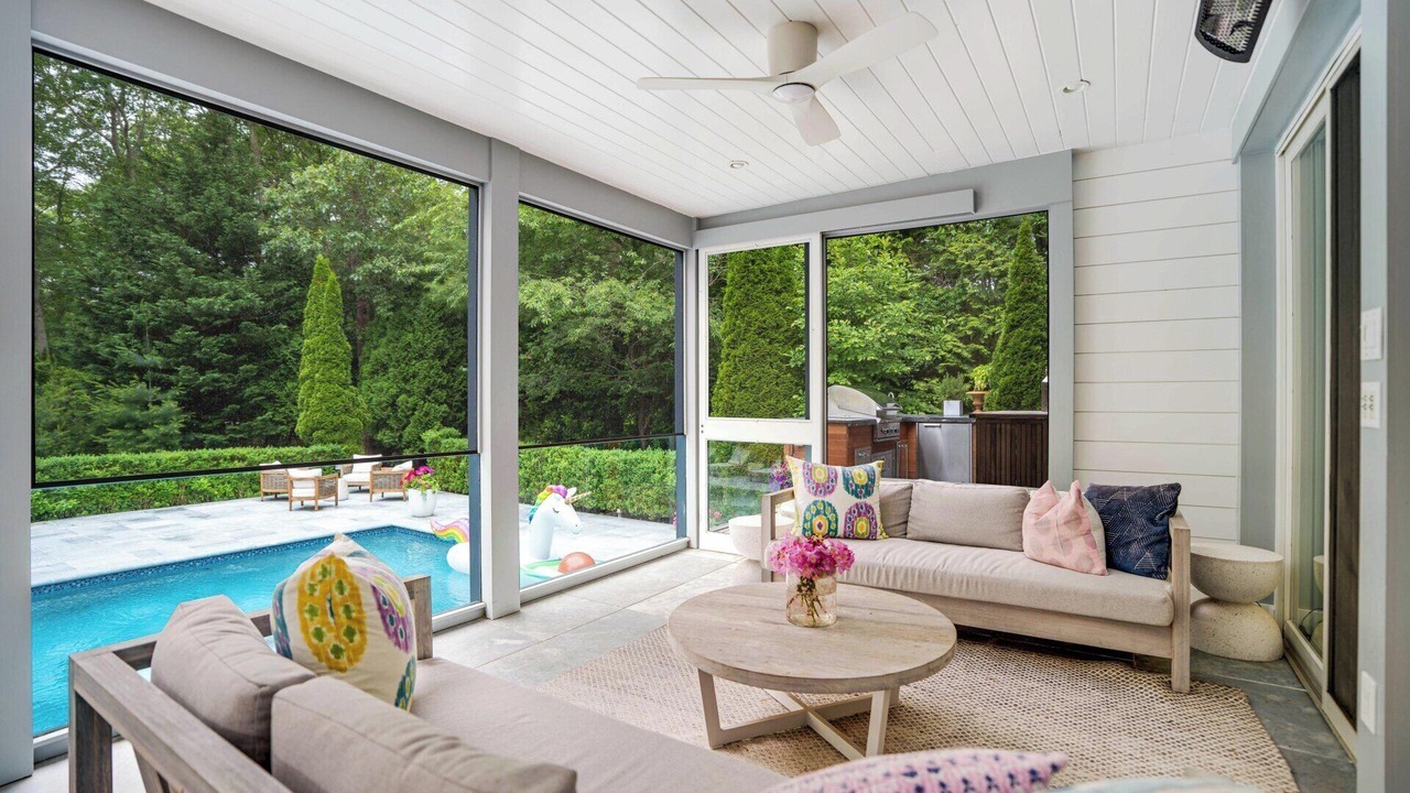 Photo of Livingroom in East Hampton North