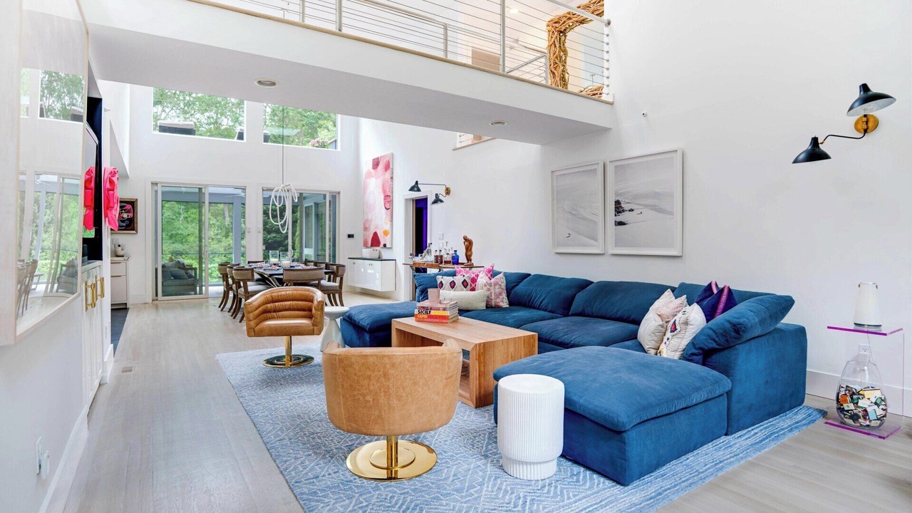 Photo of Livingroom in East Hampton North