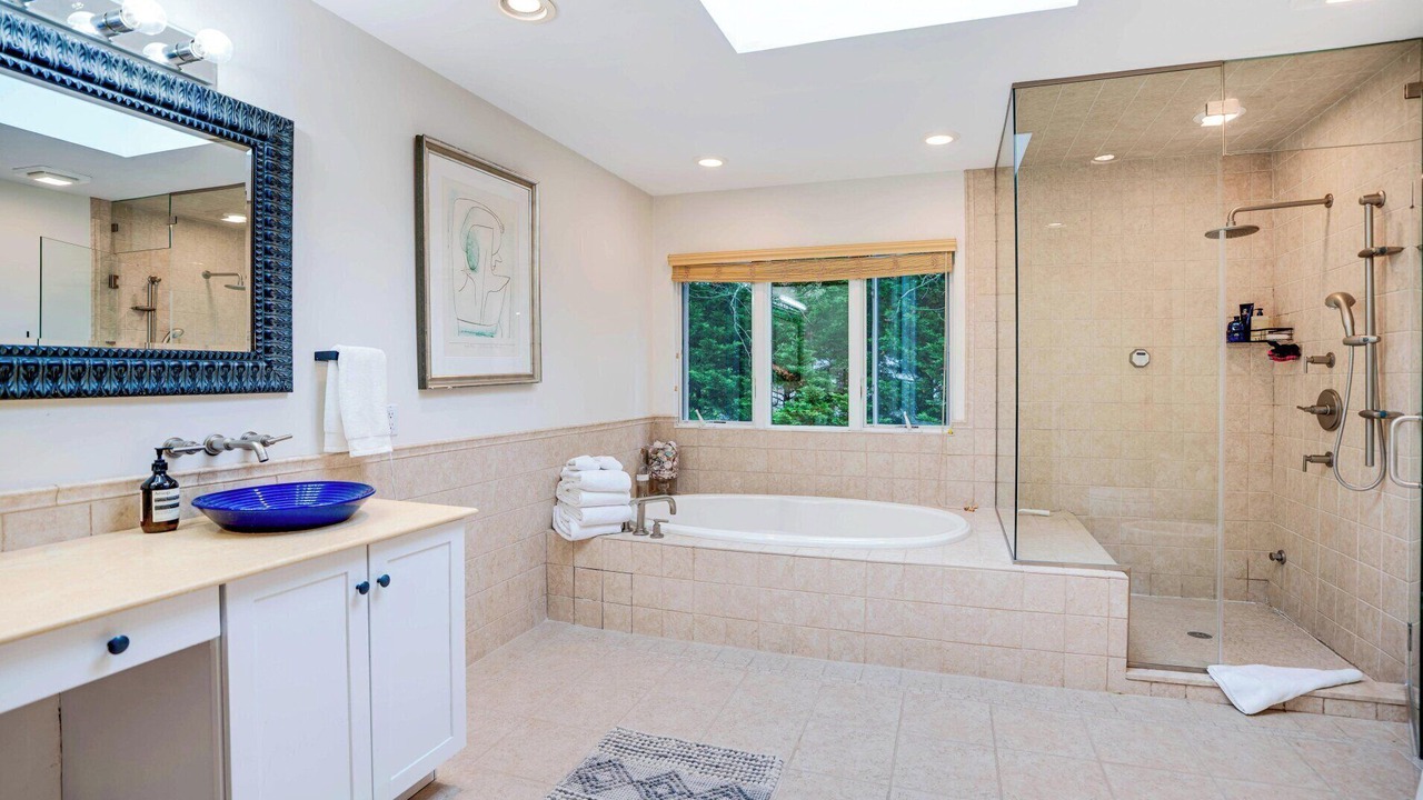 Photo of Bathroom in East Hampton North