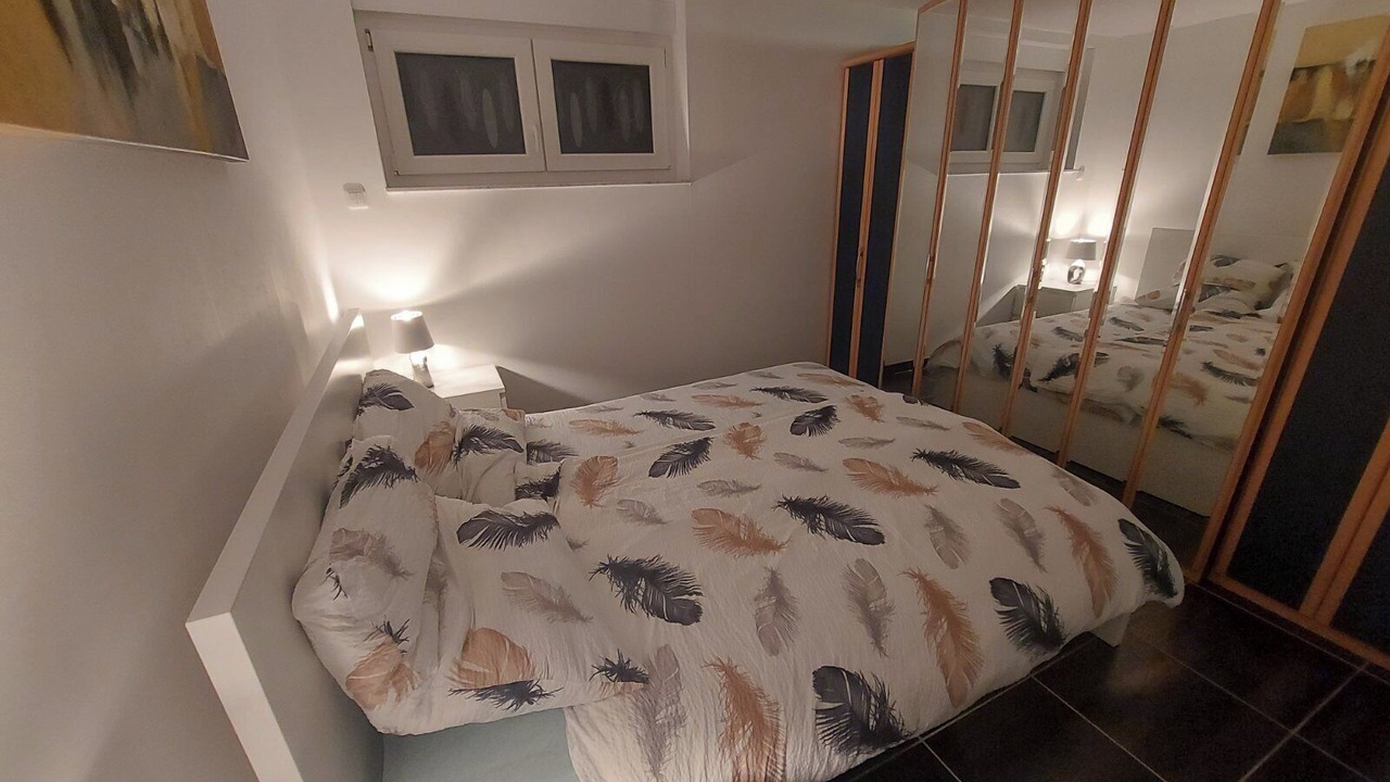 Photo of Bedroom in Calmus