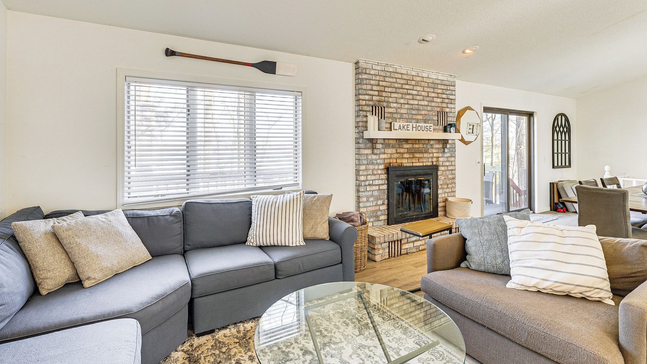 Photo of Livingroom in Whitehall