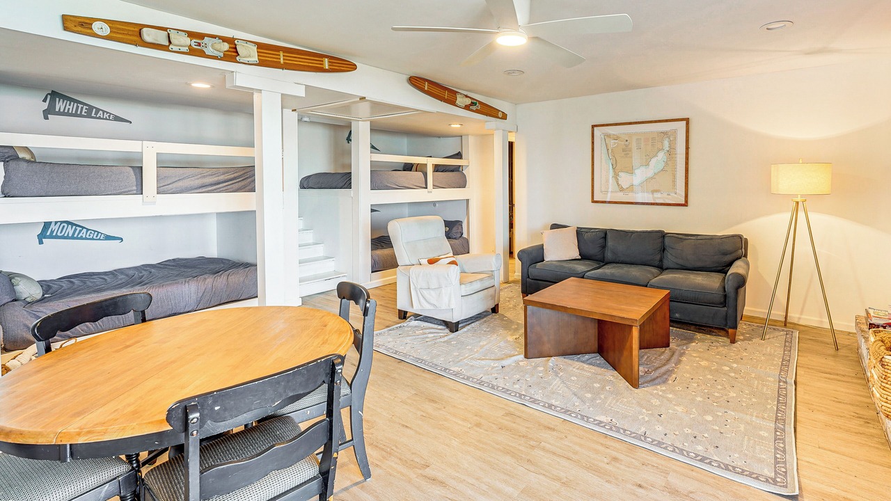 Photo of Livingroom in Whitehall