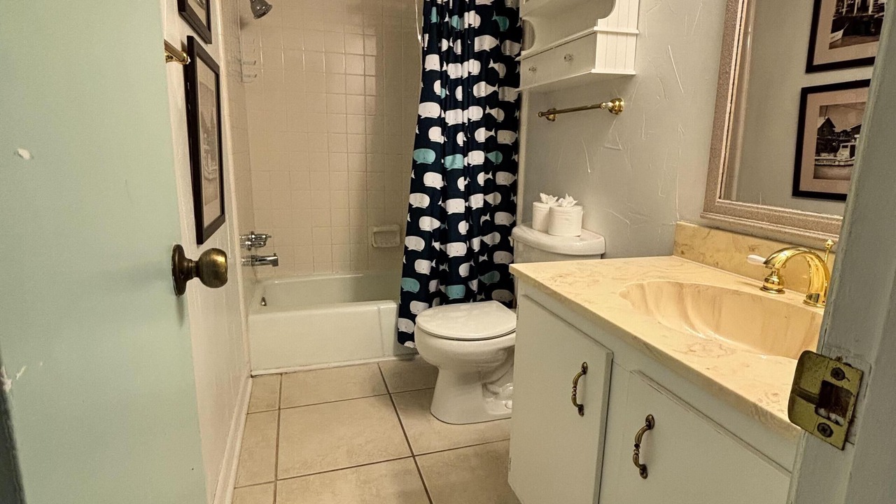 Photo of Bathroom in Arcadian Shores