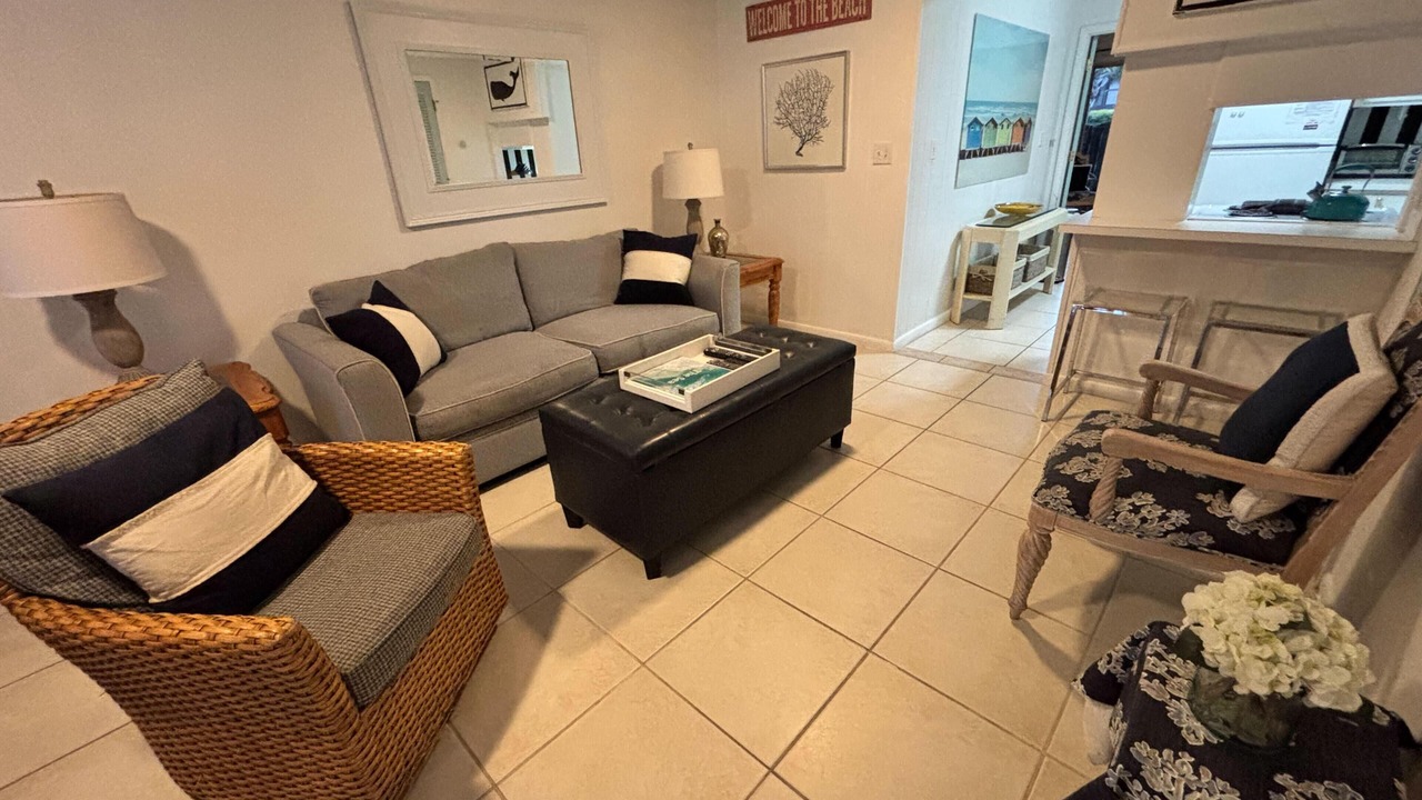 Photo of Livingroom in Arcadian Shores
