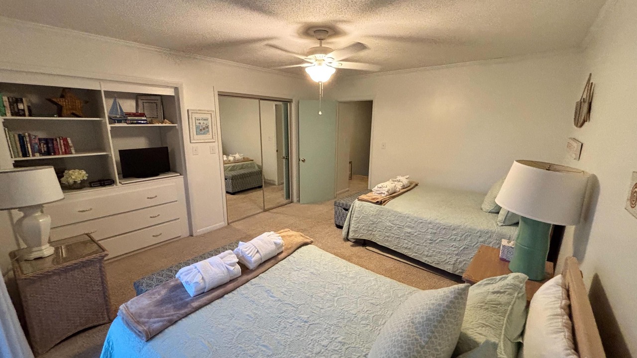 Photo of Bedroom in Arcadian Shores