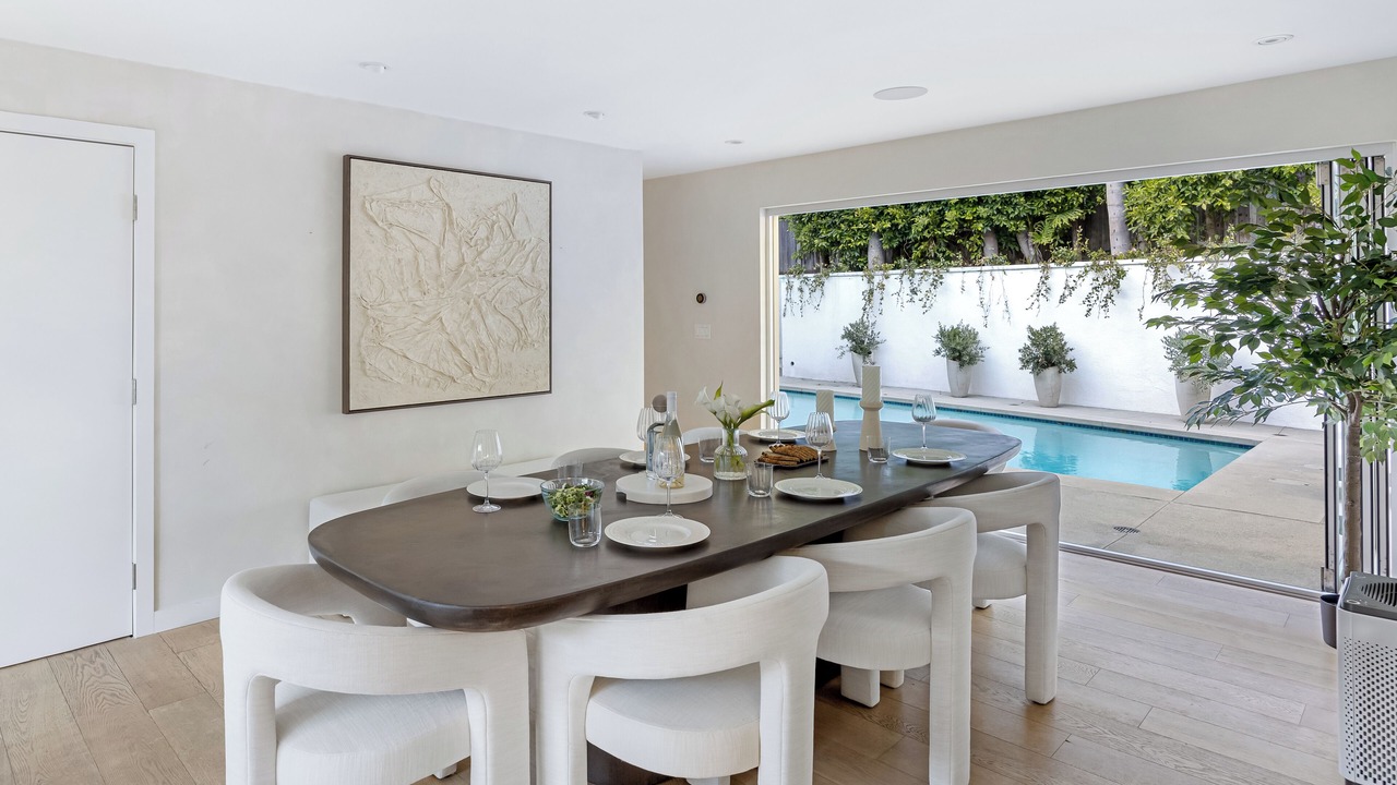 Photo of Outdoor in Hollywood Hills West