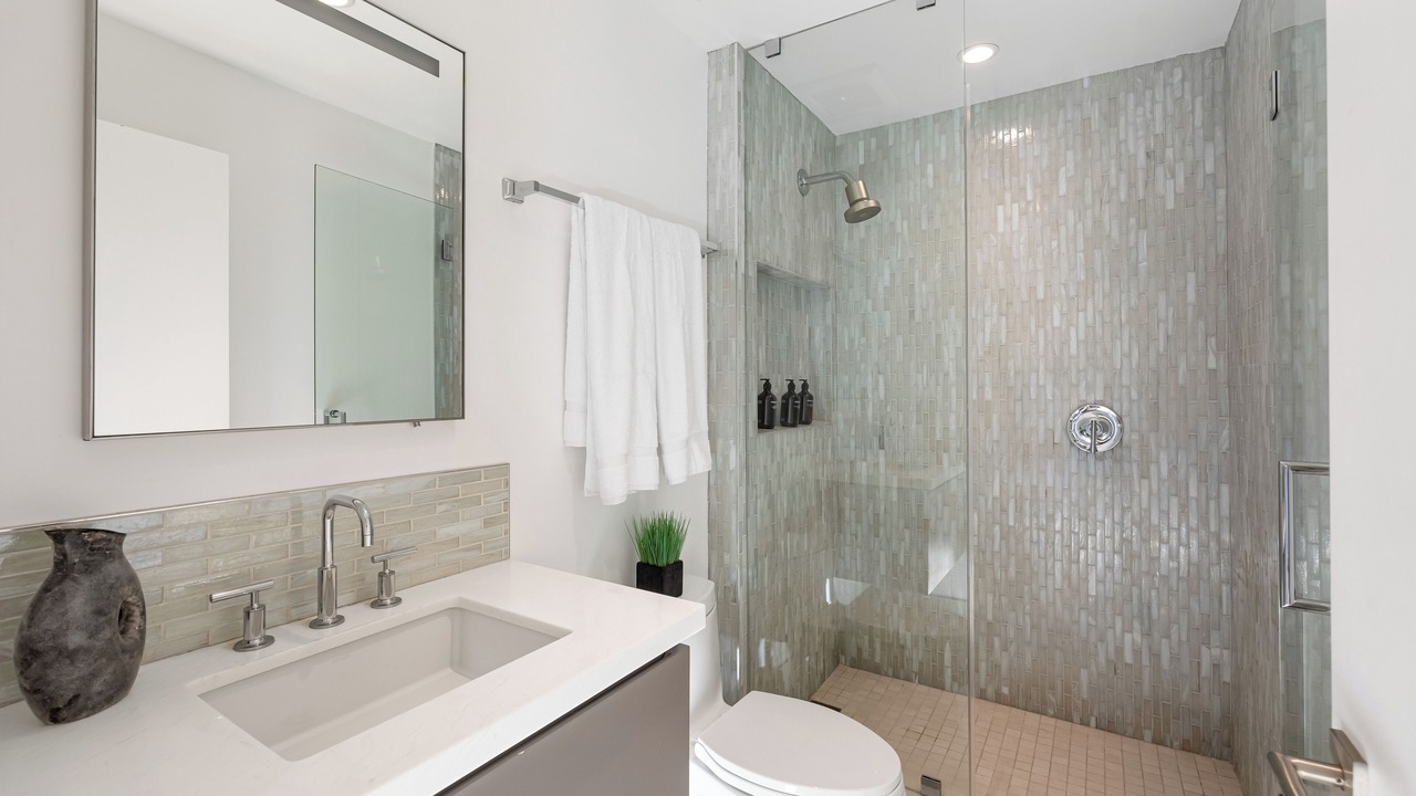 Photo of Bathroom in Hollywood Hills West