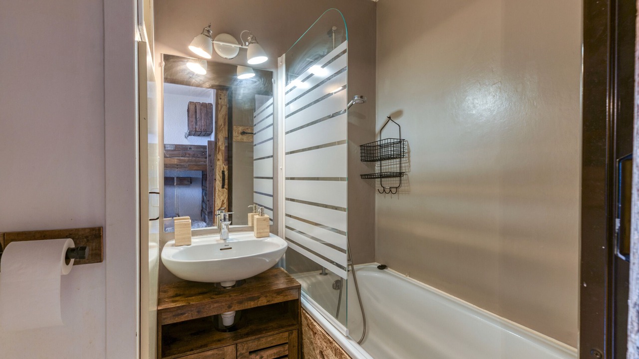 Photo of Bathroom in Eclose-Ouest