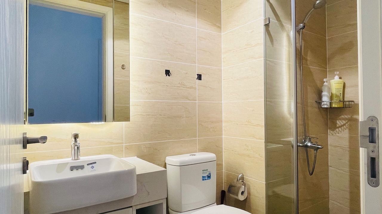 Photo of Bathroom in Trung Hoa Nhan Chinh