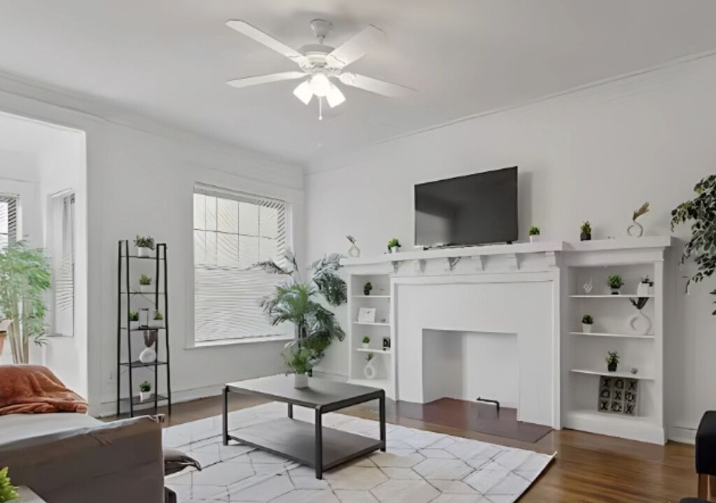 Photo of Livingroom in Kenwood