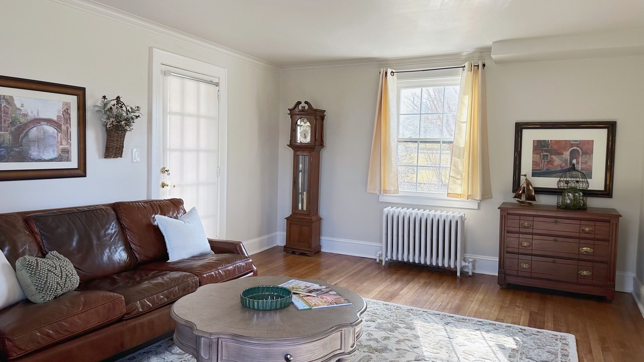 Photo of Livingroom in Maple Hill