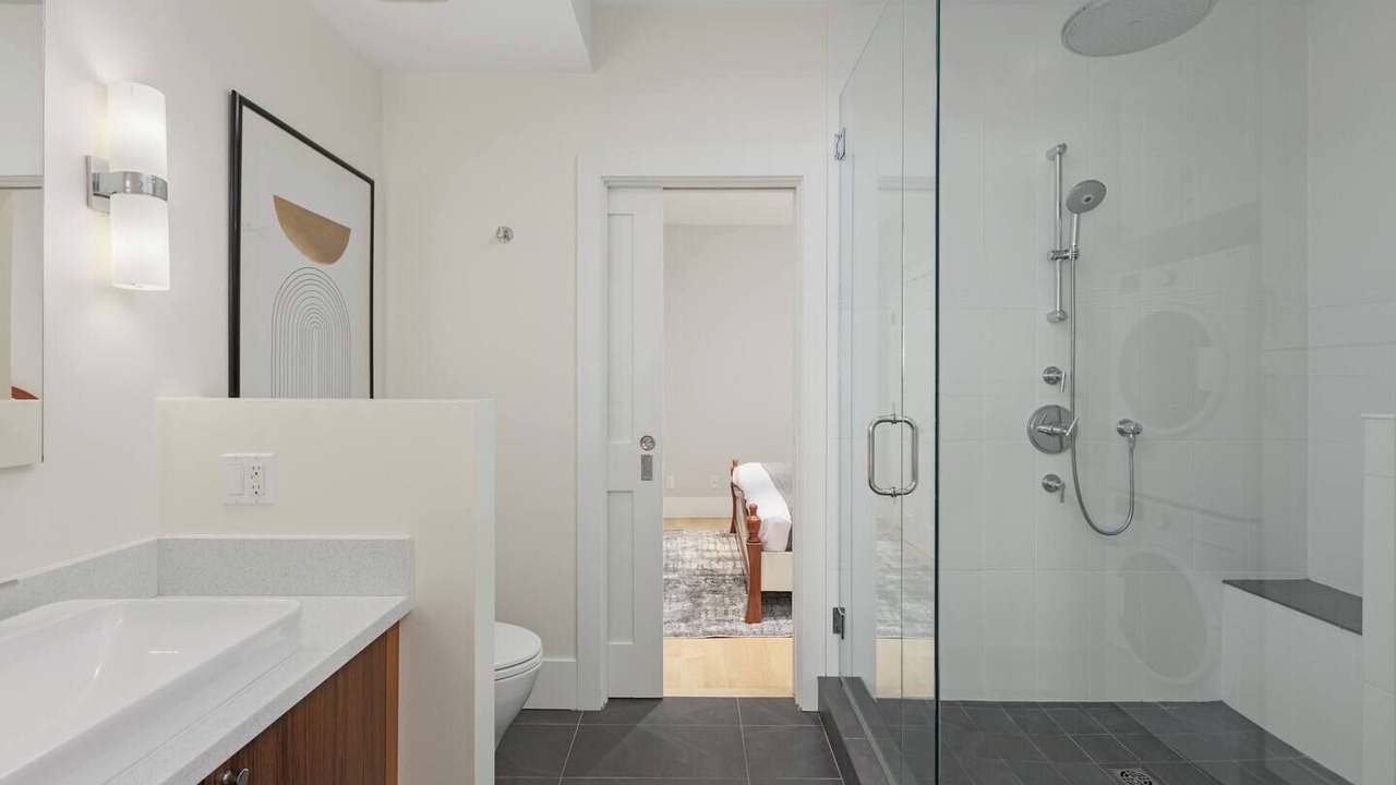 Photo of Bathroom in Lower Lonsdale