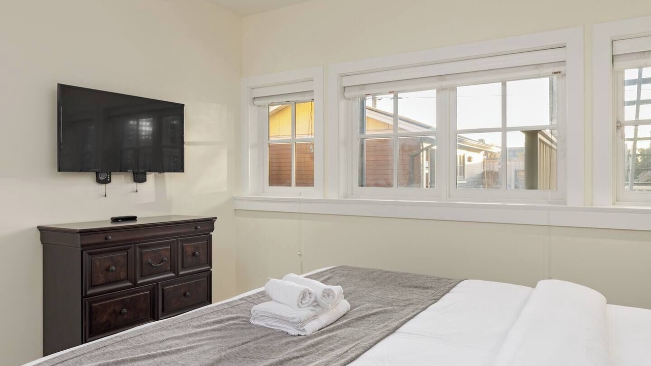 Photo of Bedroom in Lower Lonsdale