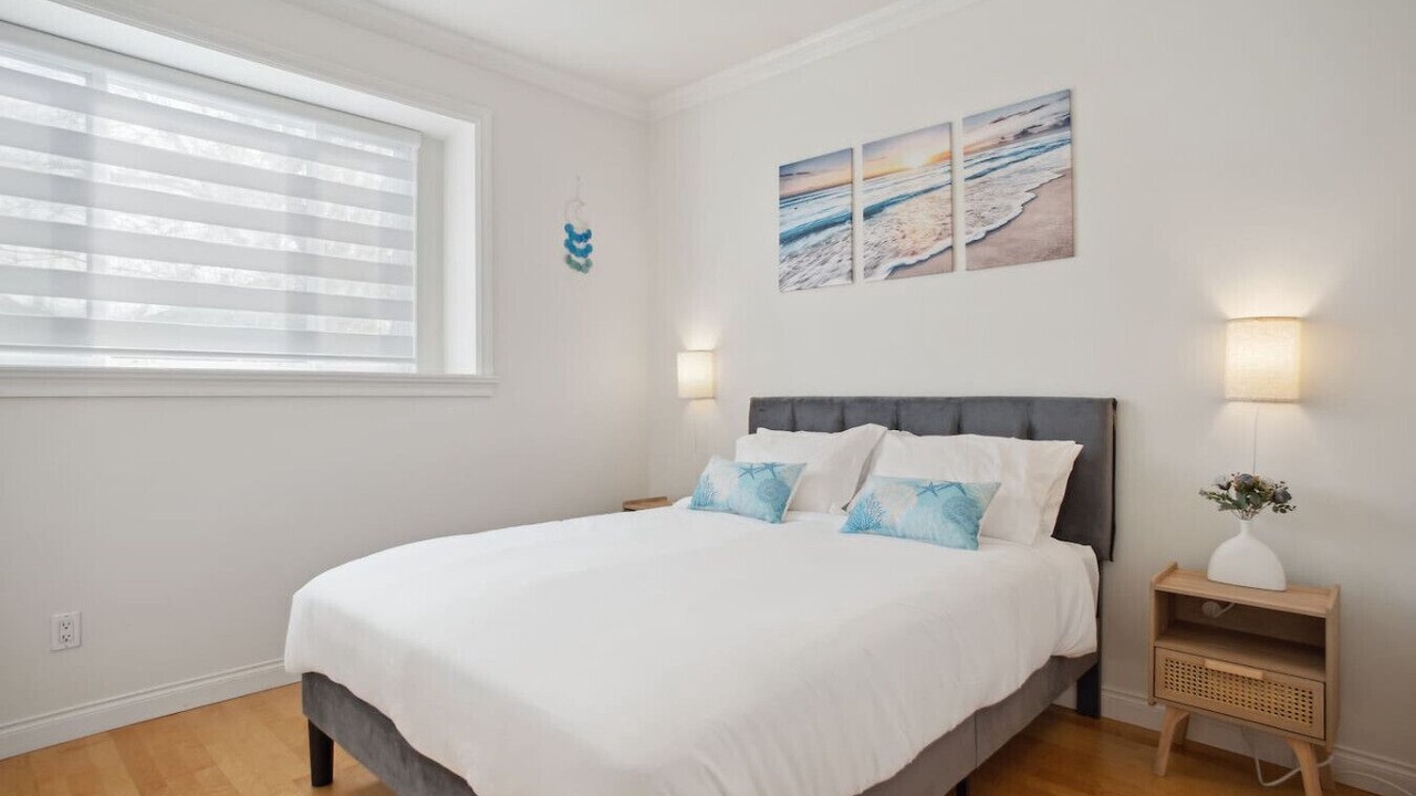 Photo of Bedroom in Sunset