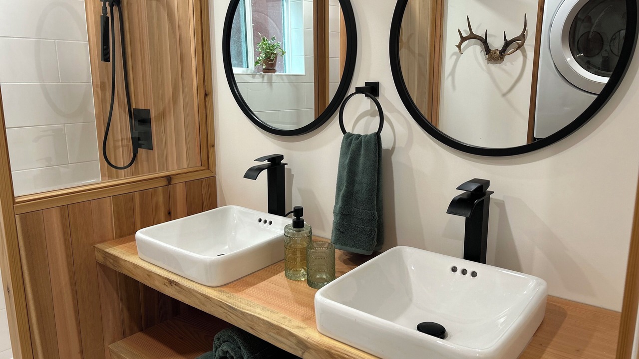 Photo of Bathroom in Central Kootenay