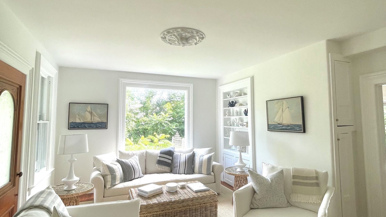 Photo of Livingroom in Westbrook Center