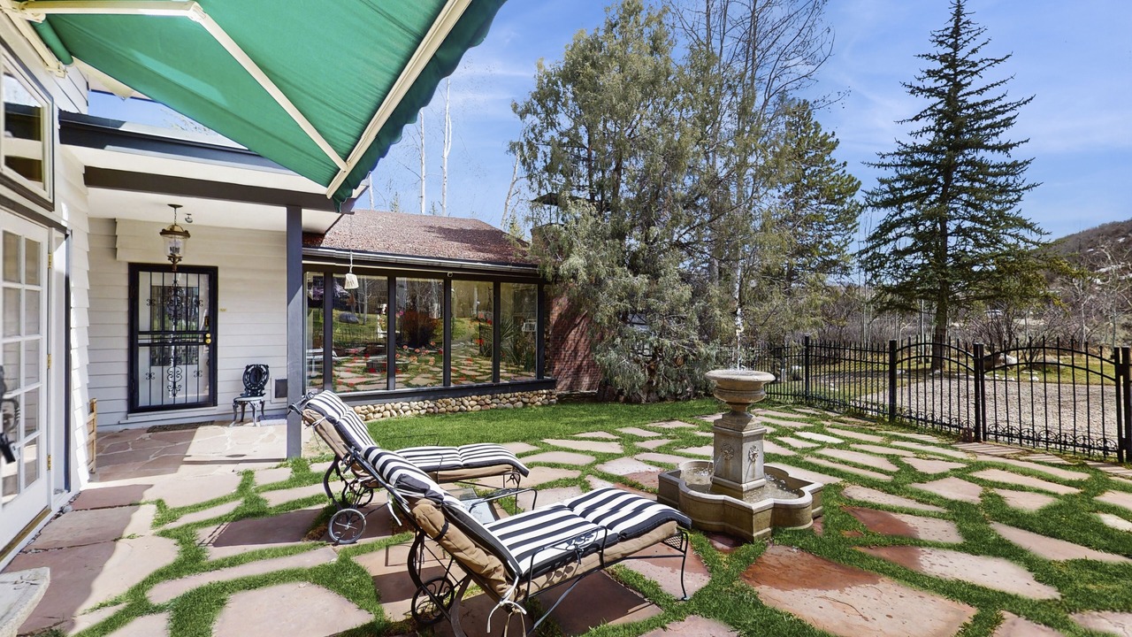 Photo of Patio Balcony in Woody Creek