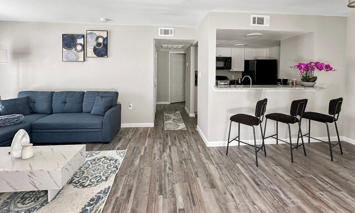 Photo of Livingroom in Addison