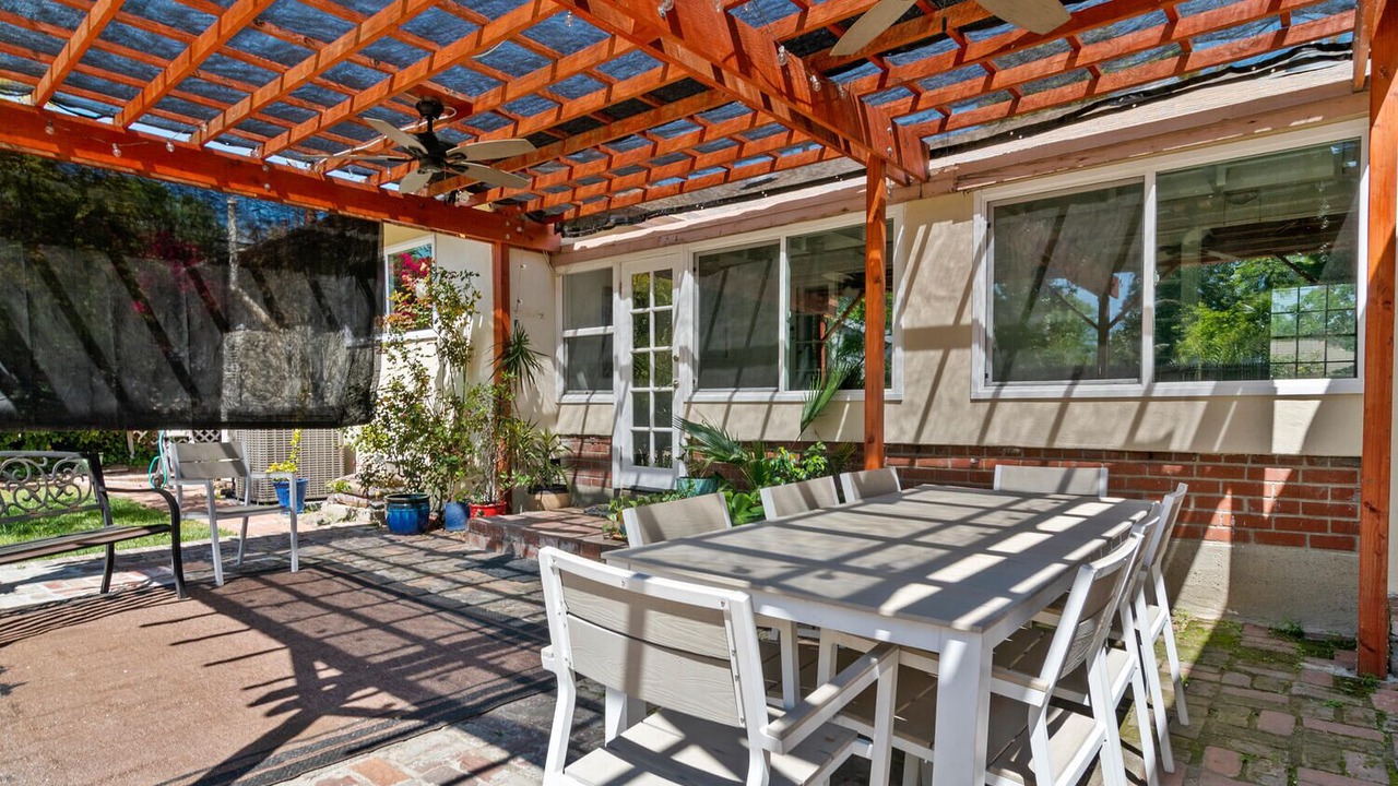 Photo of Outdoor in Valley Village