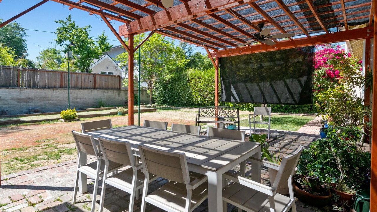 Photo of Outdoor in Valley Village