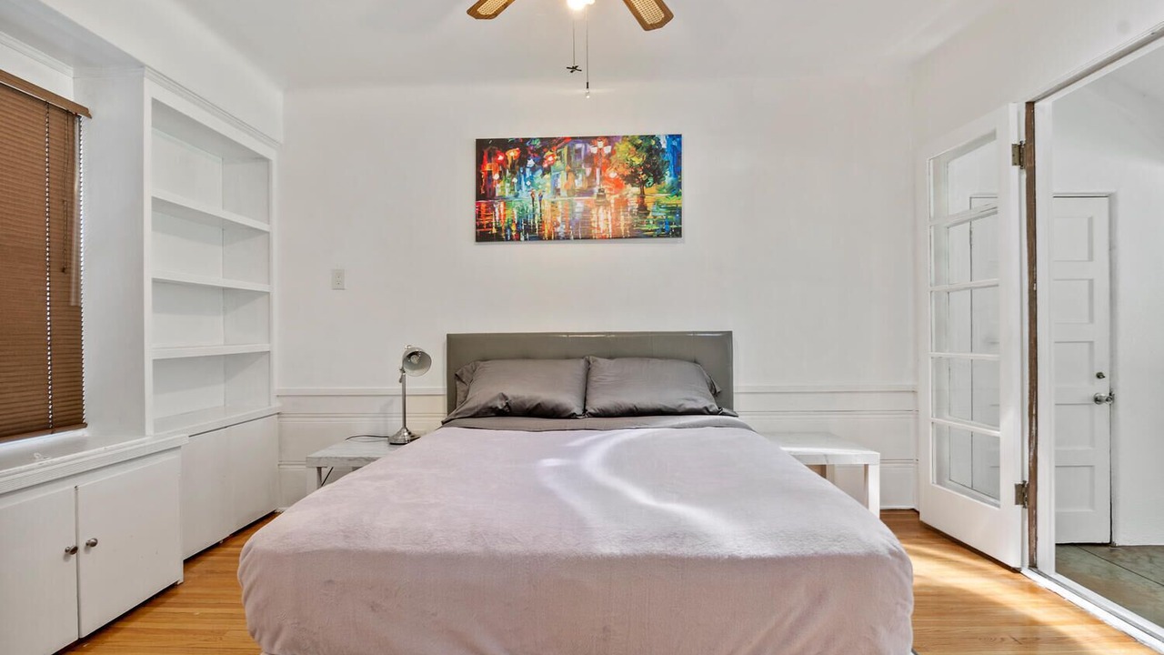 Photo of Bedroom in Valley Village