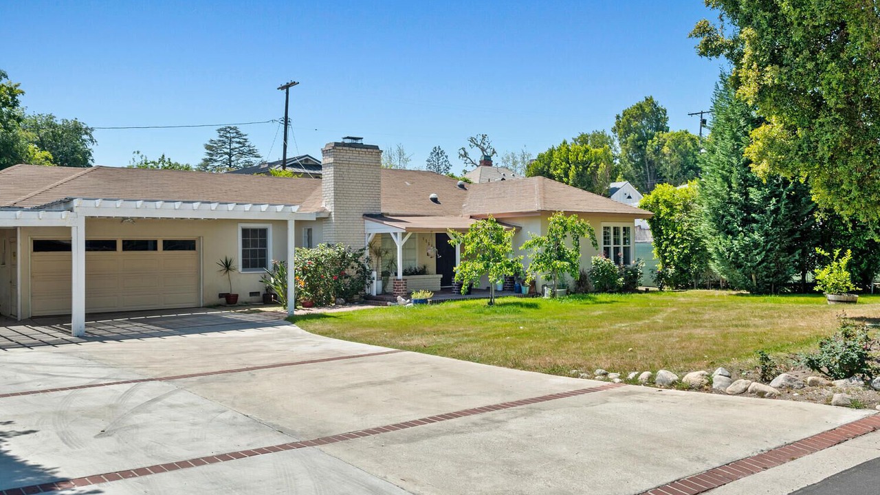 Photo of Outdoor in Valley Village