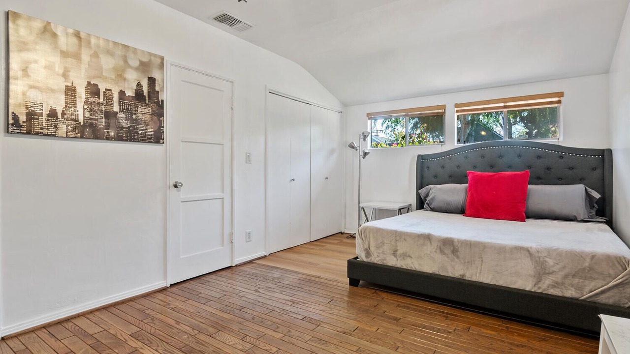 Photo of Bedroom in Valley Village