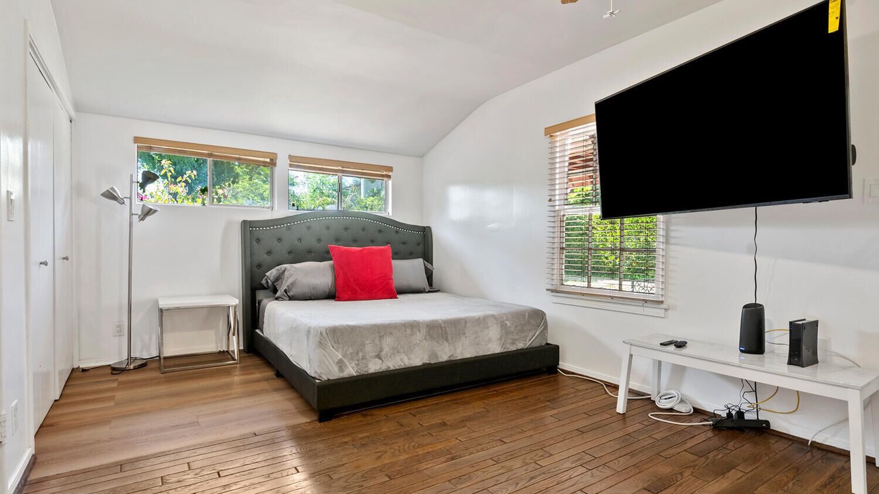 Photo of Bedroom in Valley Village