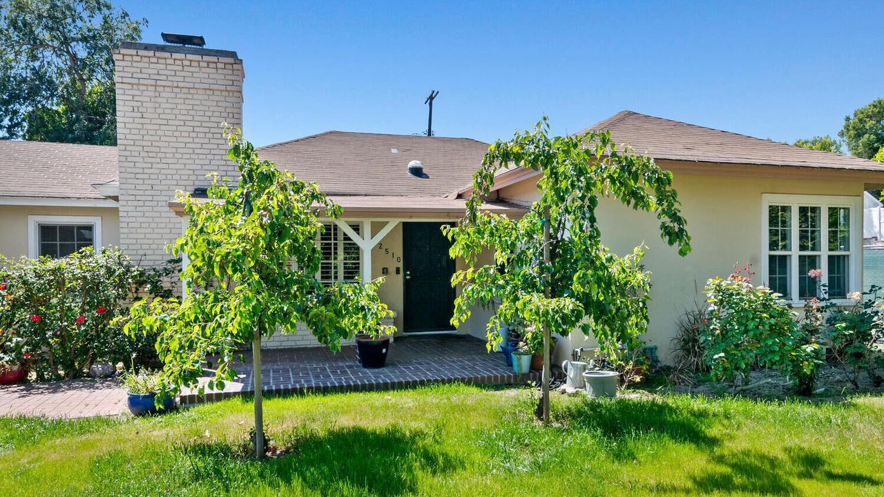 Photo of Outdoor in Valley Village