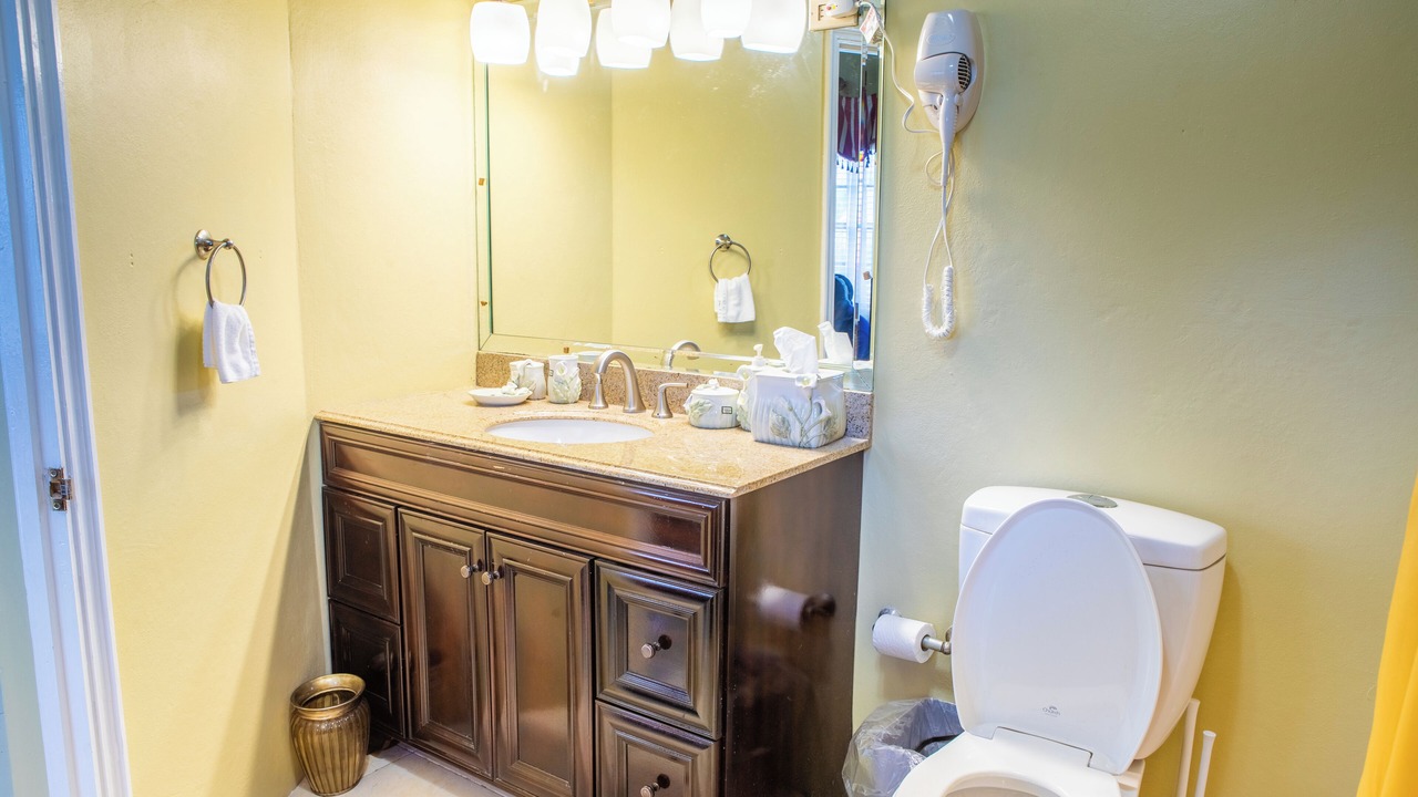 Photo of Bathroom in Plantation Village
