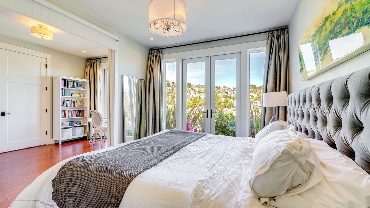Photo of Bedroom in Eureka Valley