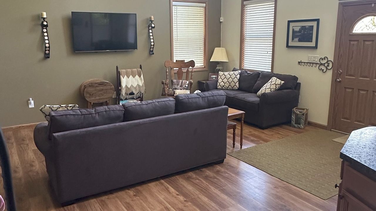 Photo of Livingroom in Greentown