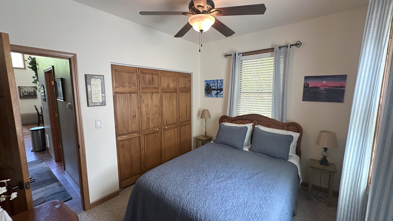 Photo of Bedroom in Greentown