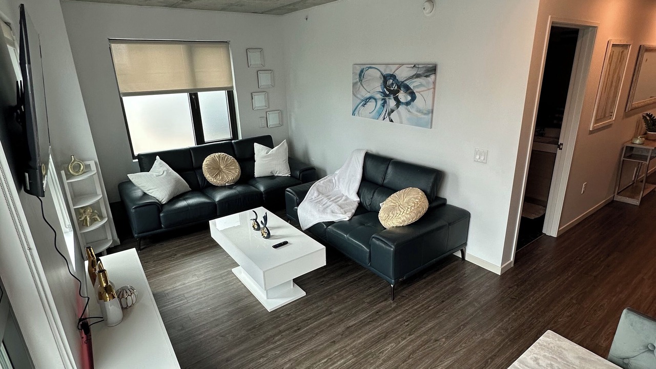 Photo of Livingroom in Tenderloin