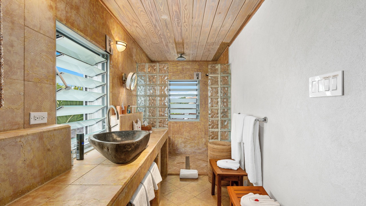 Photo of Bathroom in Spanish Town
