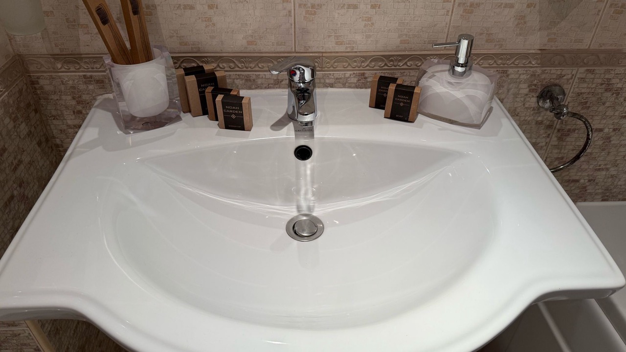 Photo of Bathroom in Shiligarnika