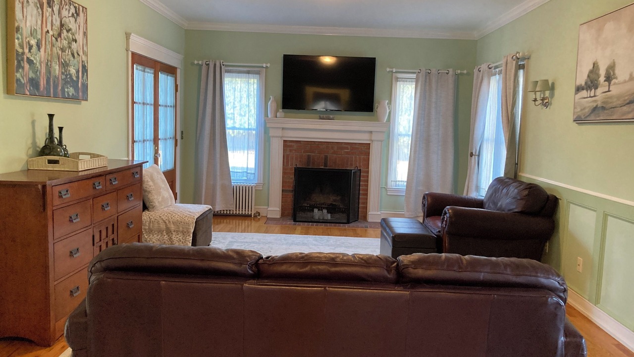 Photo of Livingroom in Mattituck