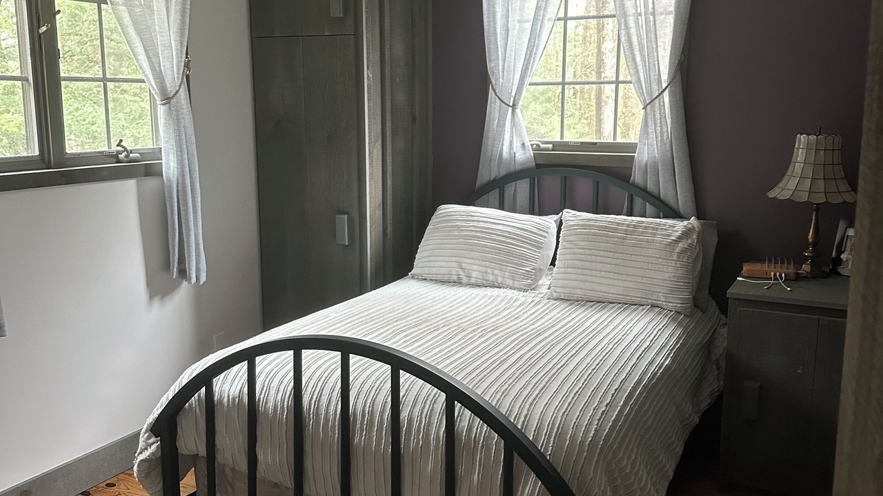 Photo of Bedroom in Highland Lake