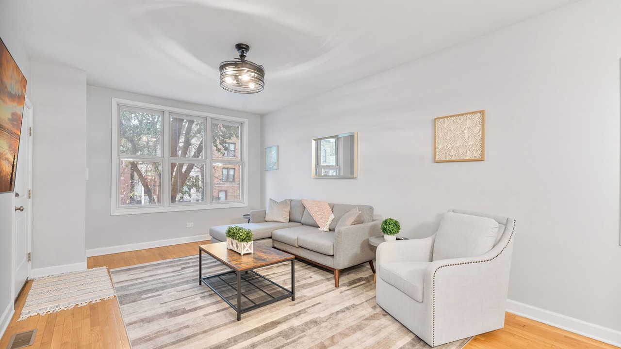 Photo of Livingroom in West Town