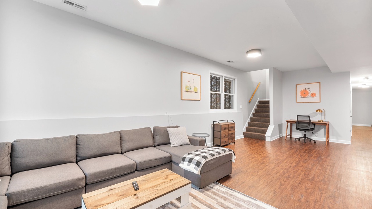 Photo of Livingroom in West Town