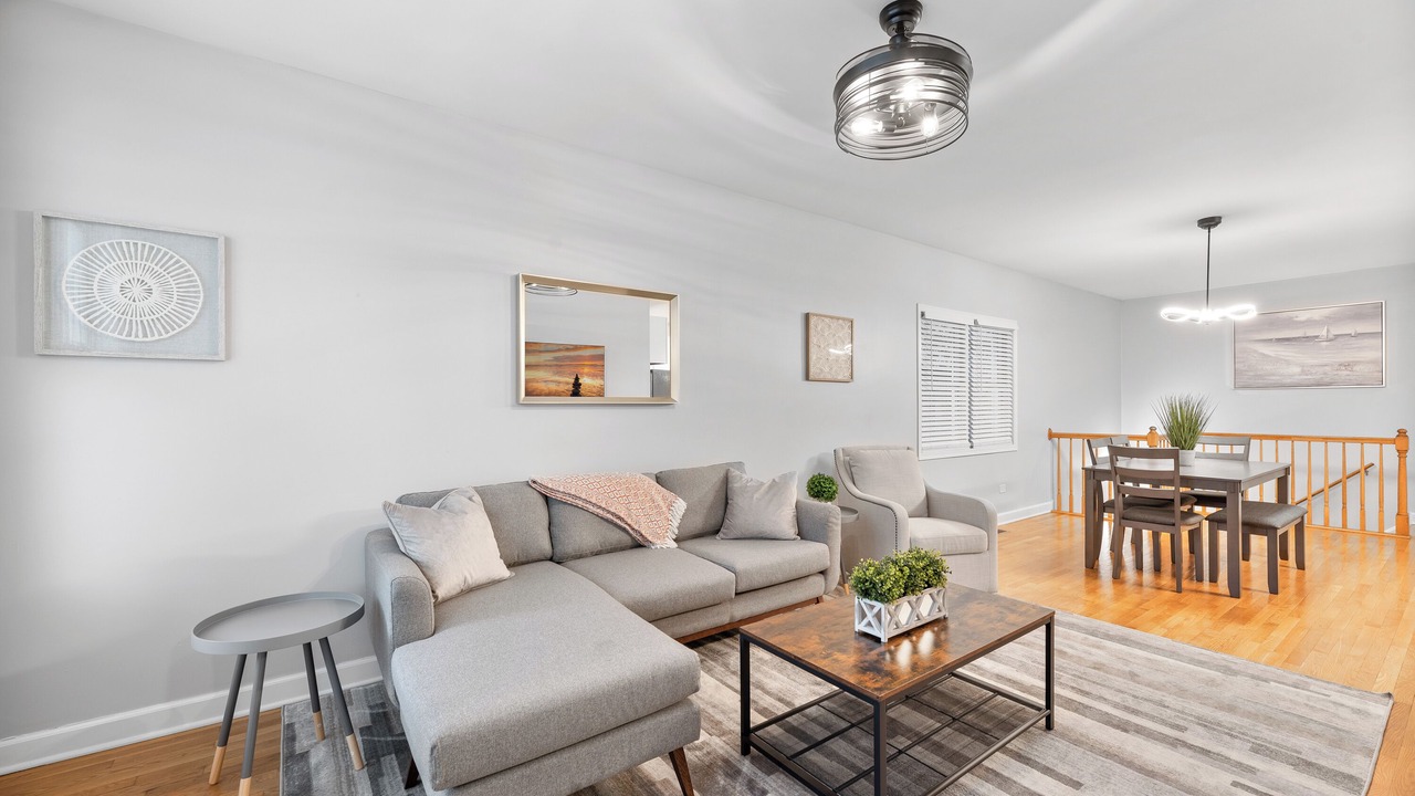 Photo of Livingroom in West Town