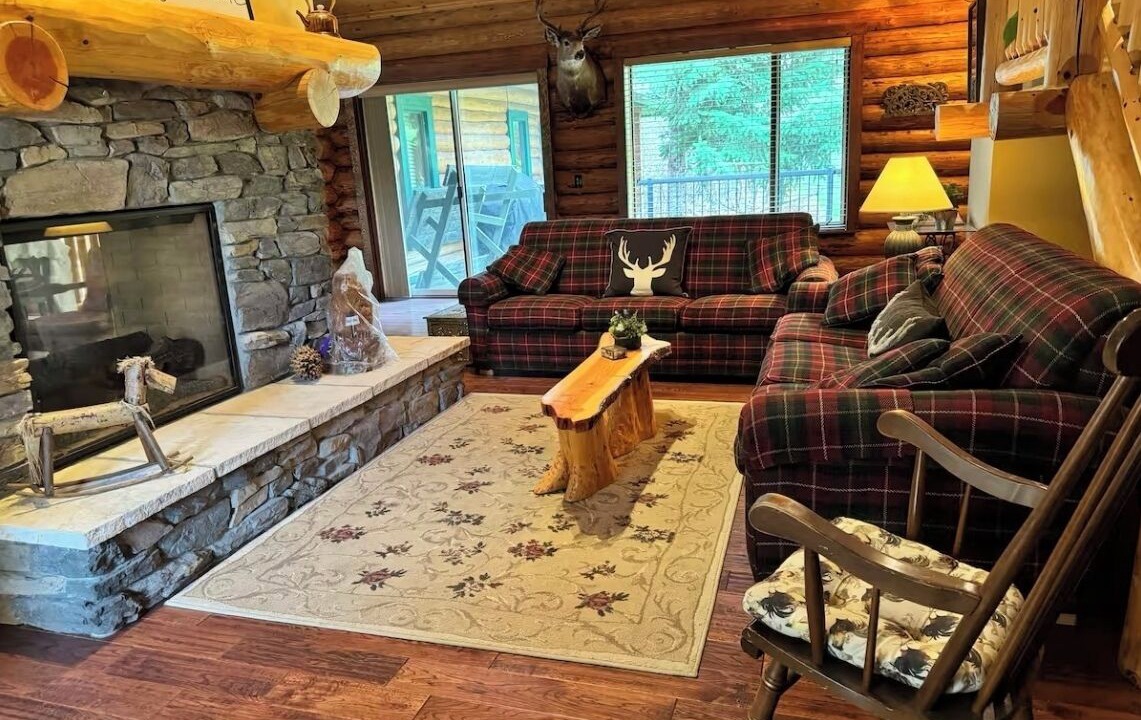 Photo of Livingroom in Anglemont