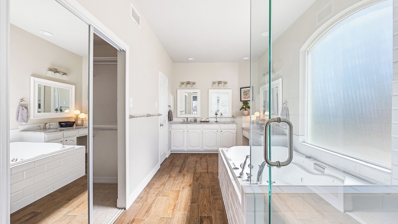 Photo of Bathroom in Rowlett