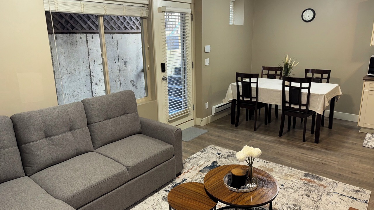 Photo of Livingroom in Walnut Grove